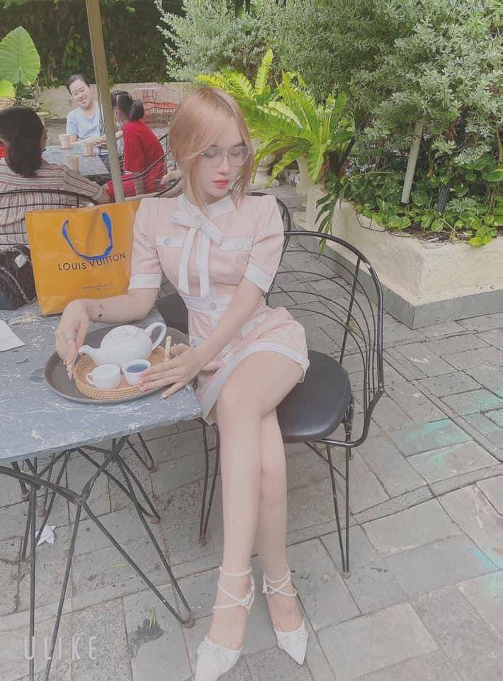 Một nhóm thanh niên nam nữ tụ tập lại để quan hệ tình dục. Cảnh tượng này dâm dục như trong phim bom tấn của Nhật Bản. Cô gái có vòng ba to mặc đồng phục học sinh la hét nhiều nhất và lên đỉnh nhiều lần...
